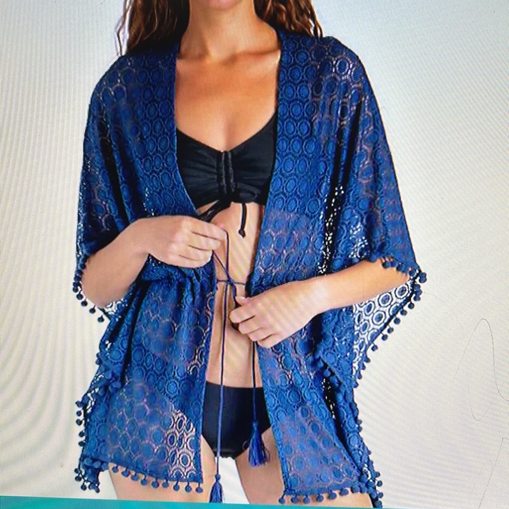 all threads Cabana Kimono size is nwt